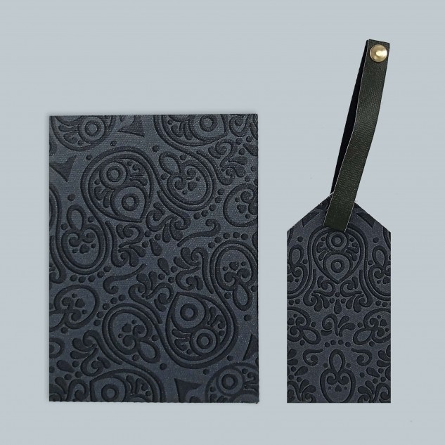 Monochrome Gift Set Passport Cover + Luggage Tag - Black